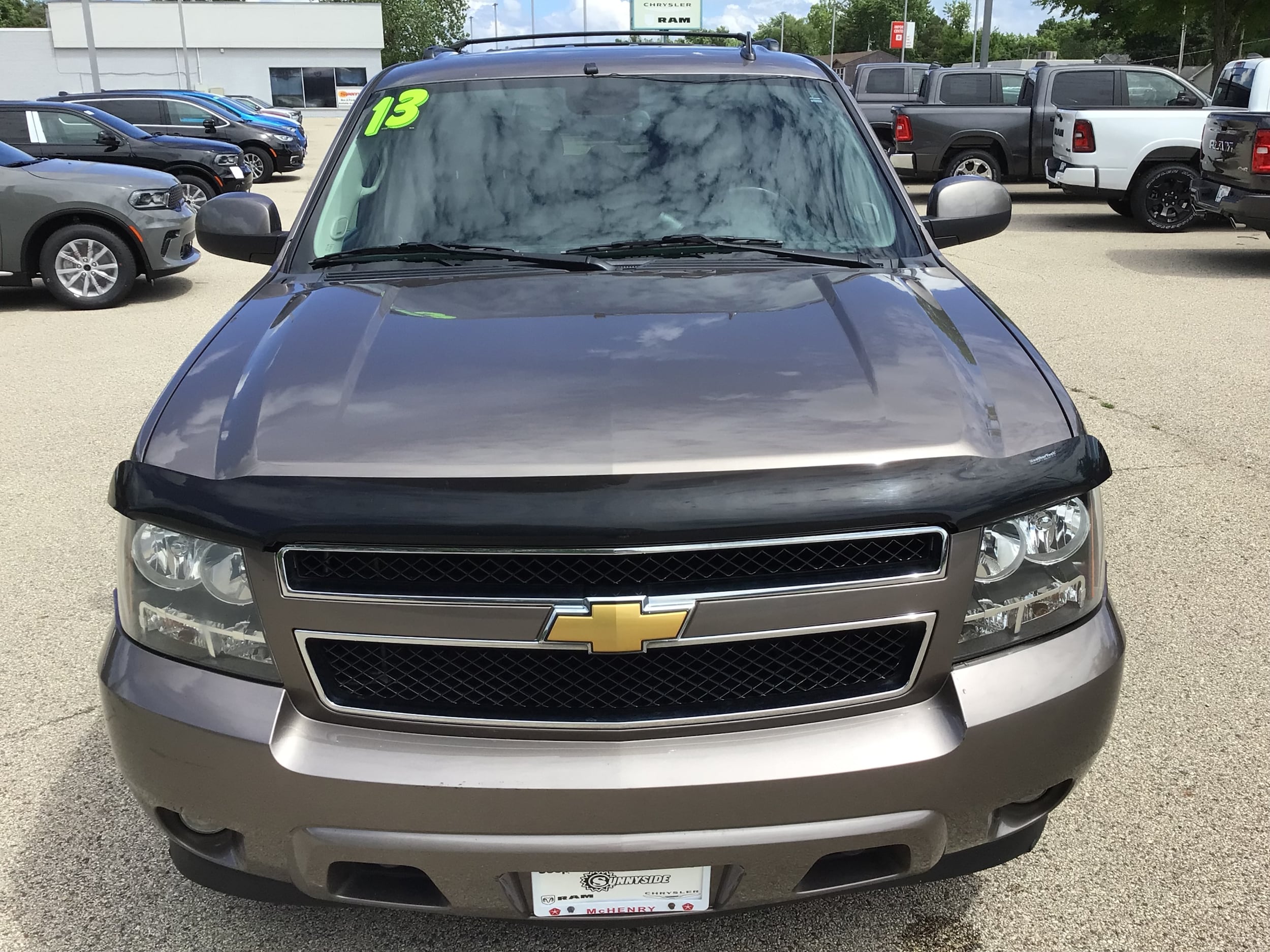 chevrolet suburban 2013 1GNSKJE71DR327790 image chevrolet suburban 2013 1GNSKJE71DR327790 image