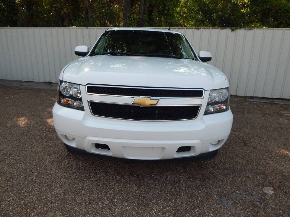 chevrolet suburban 2013 1GNSCHE03DR191428 image chevrolet suburban 2013 1GNSCHE03DR191428 image