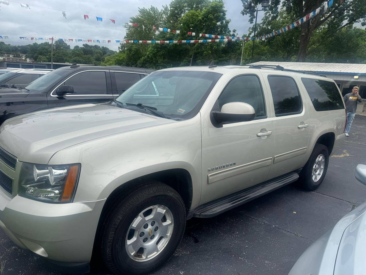 chevrolet suburban 2013 1GNSKHE76DR337692 image chevrolet suburban 2013 1GNSKHE76DR337692 image