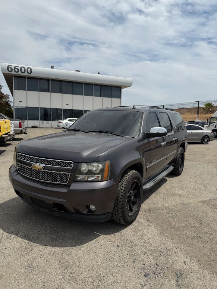 chevrolet suburban 2010 1GNUCKE04AR130364 image chevrolet suburban 2010 1GNUCKE04AR130364 image