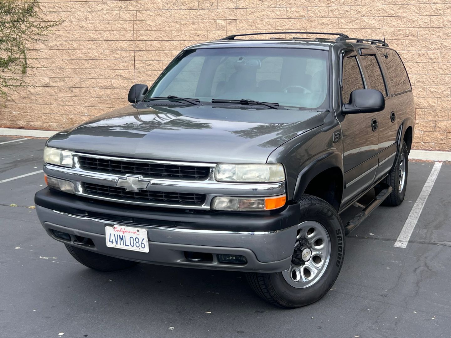 chevrolet suburban 2001 3GNEC16T51G206715 image chevrolet suburban 2001 3GNEC16T51G206715 image