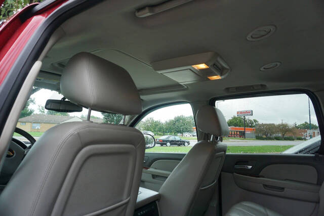 chevrolet suburban 2014 1GNSKJE76ER233051 image chevrolet suburban 2014 1GNSKJE76ER233051 image