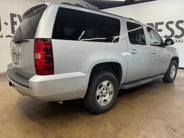 chevrolet suburban 2014 1GNSKJE72ER115529 image chevrolet suburban 2014 1GNSKJE72ER115529 image