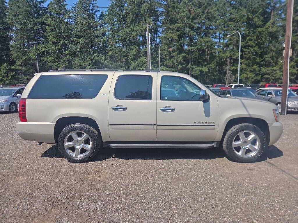 chevrolet suburban 2014 1GNSCKE04ER107082 image chevrolet suburban 2014 1GNSCKE04ER107082 image