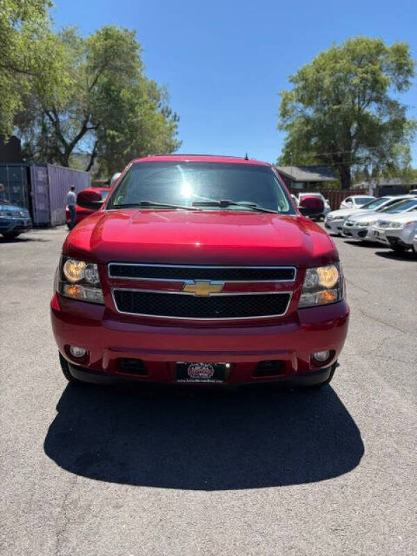 chevrolet suburban 2014 1GNSKJE78ER227543 image chevrolet suburban 2014 1GNSKJE78ER227543 image