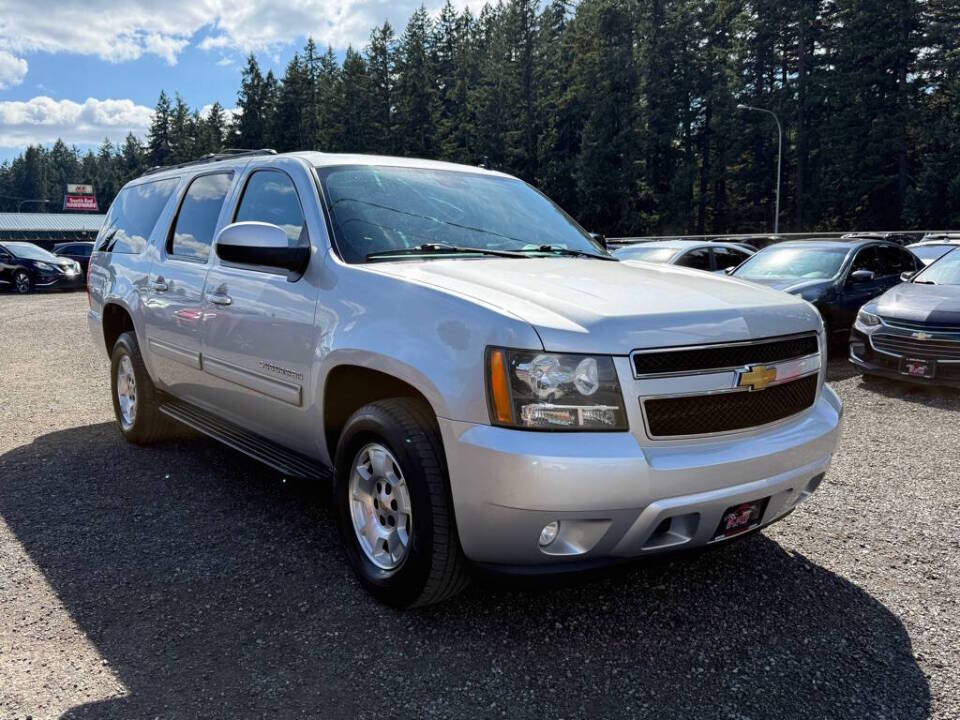 chevrolet suburban 2014 1GNSKJE7XER133728 image chevrolet suburban 2014 1GNSKJE7XER133728 image