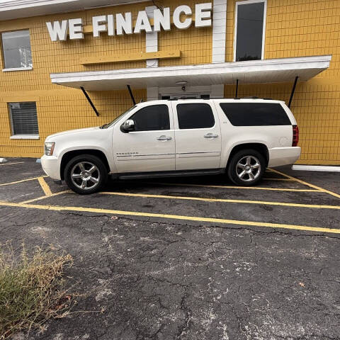 chevrolet suburban 2014 1GNSCKE09ER239111 image chevrolet suburban 2014 1GNSCKE09ER239111 image