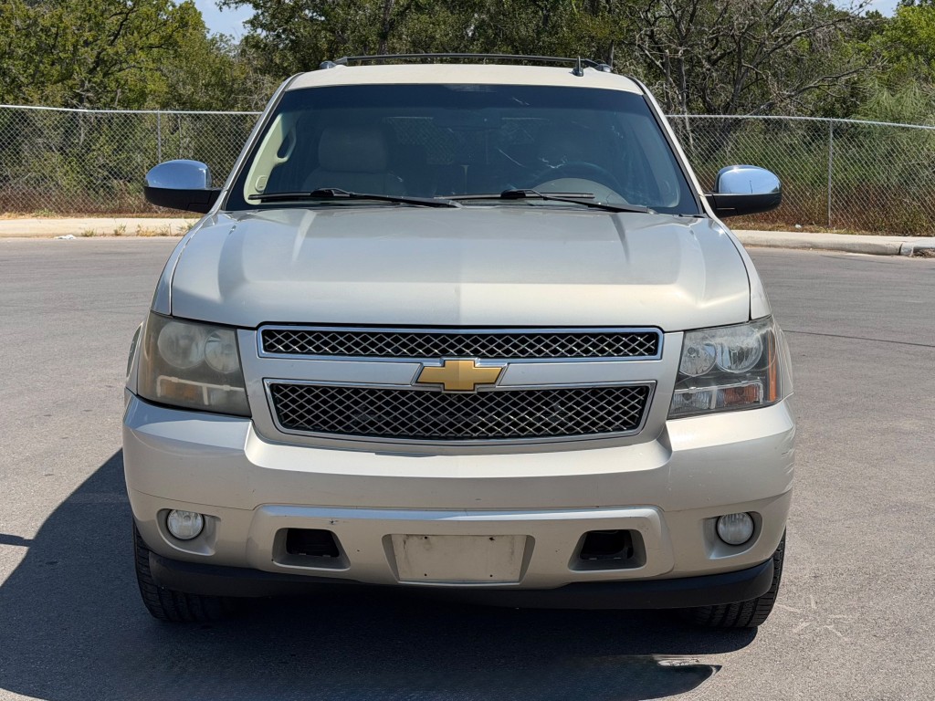 chevrolet suburban 2014 1GNSCJE03ER125096 image chevrolet suburban 2014 1GNSCJE03ER125096 image