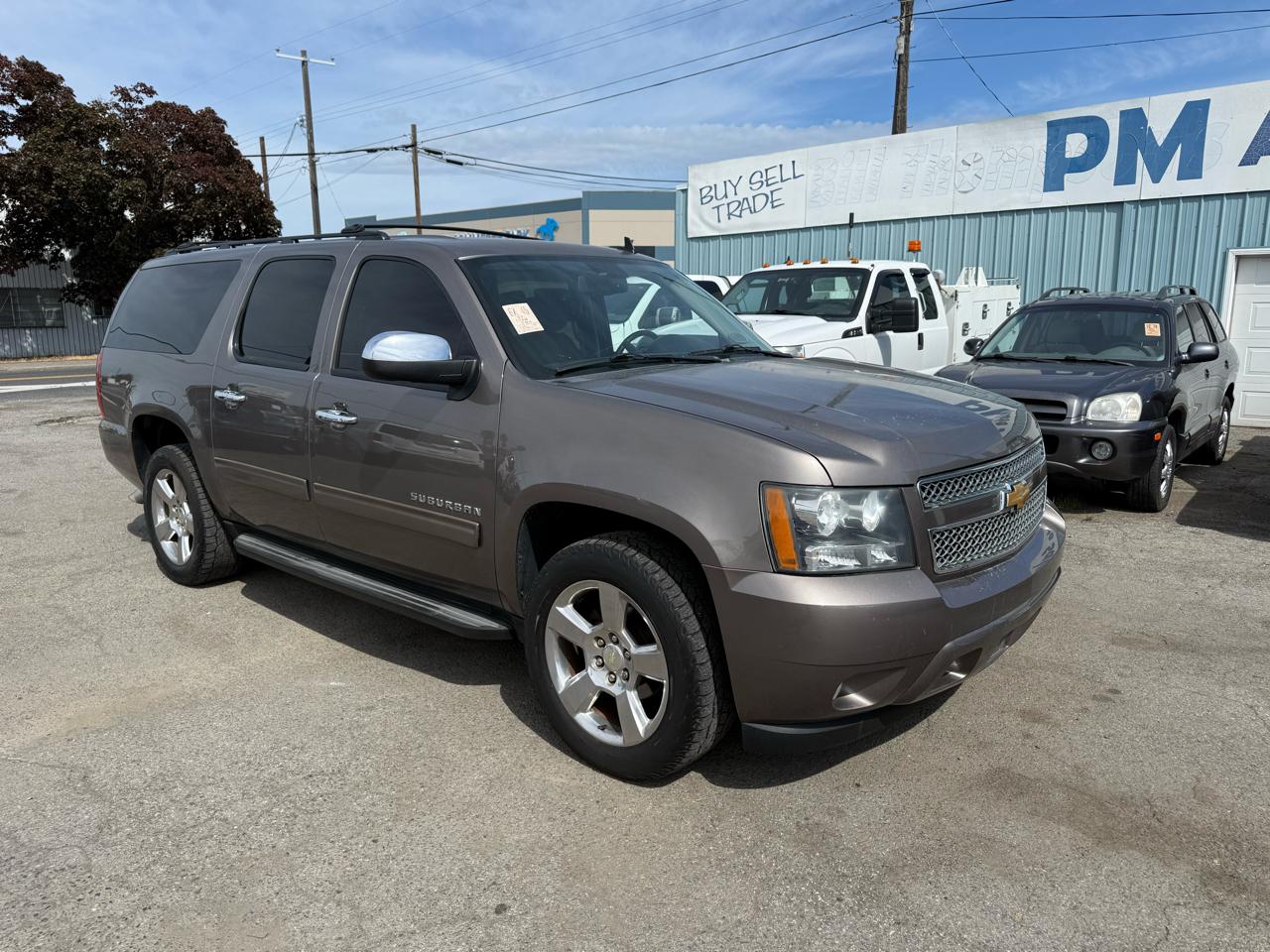 chevrolet suburban 2014 1GNSCHE09ER176949 image chevrolet suburban 2014 1GNSCHE09ER176949 image