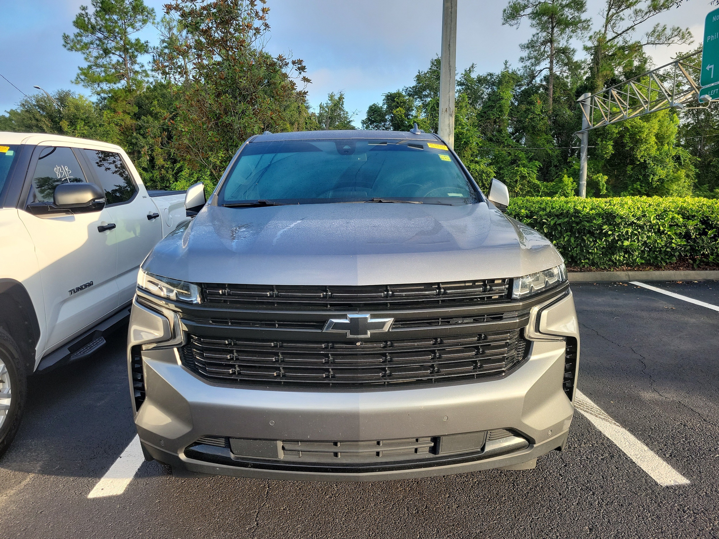 chevrolet suburban 2022 1GNSKEKL0NR129440 image chevrolet suburban 2022 1GNSKEKL0NR129440 image