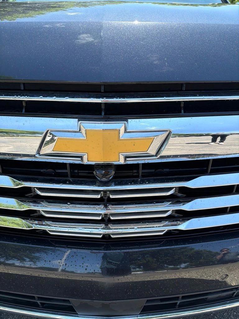 chevrolet suburban 2025 1GNS6FRD2SR350574 image chevrolet suburban 2025 1GNS6FRD2SR350574 image