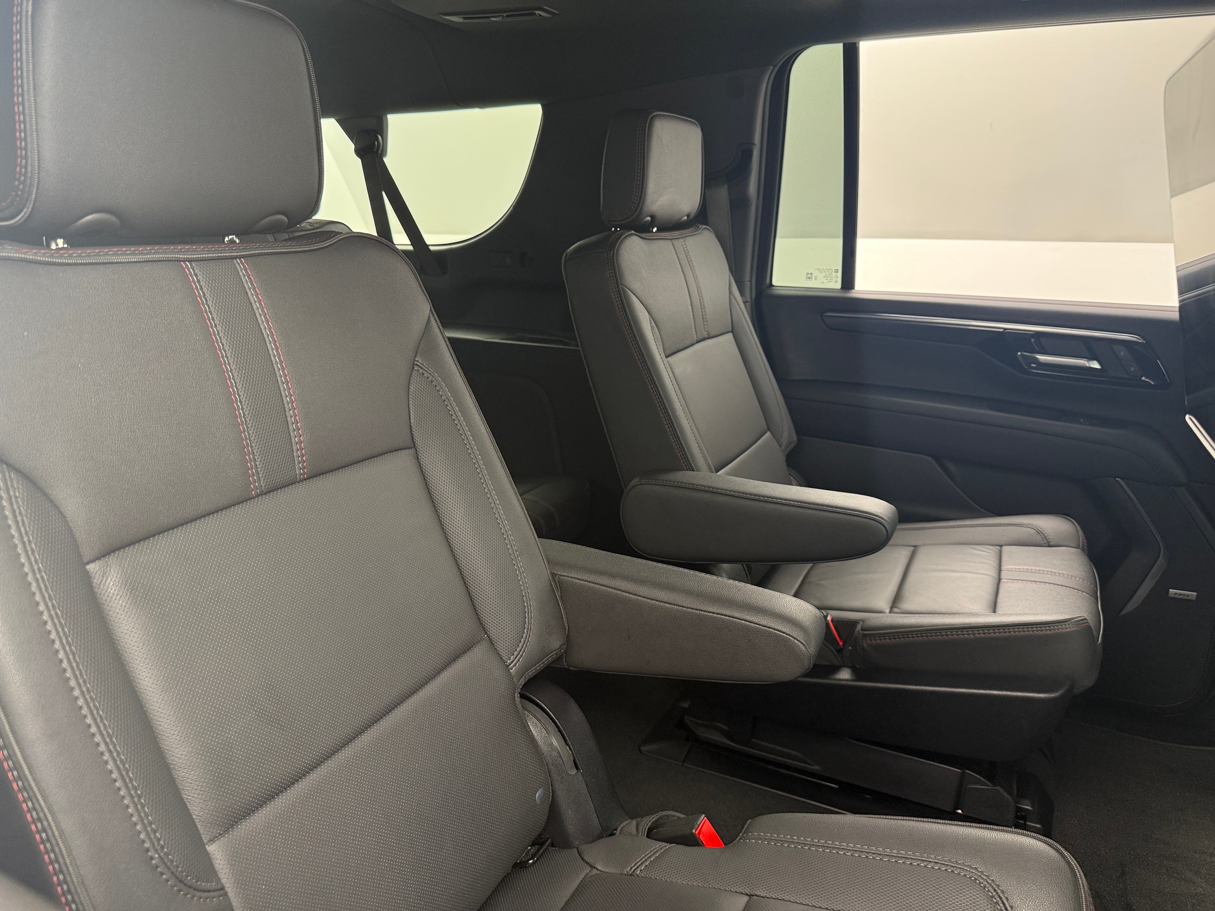 chevrolet suburban 2025 1GNS6ERD1SR348602 image chevrolet suburban 2025 1GNS6ERD1SR348602 image