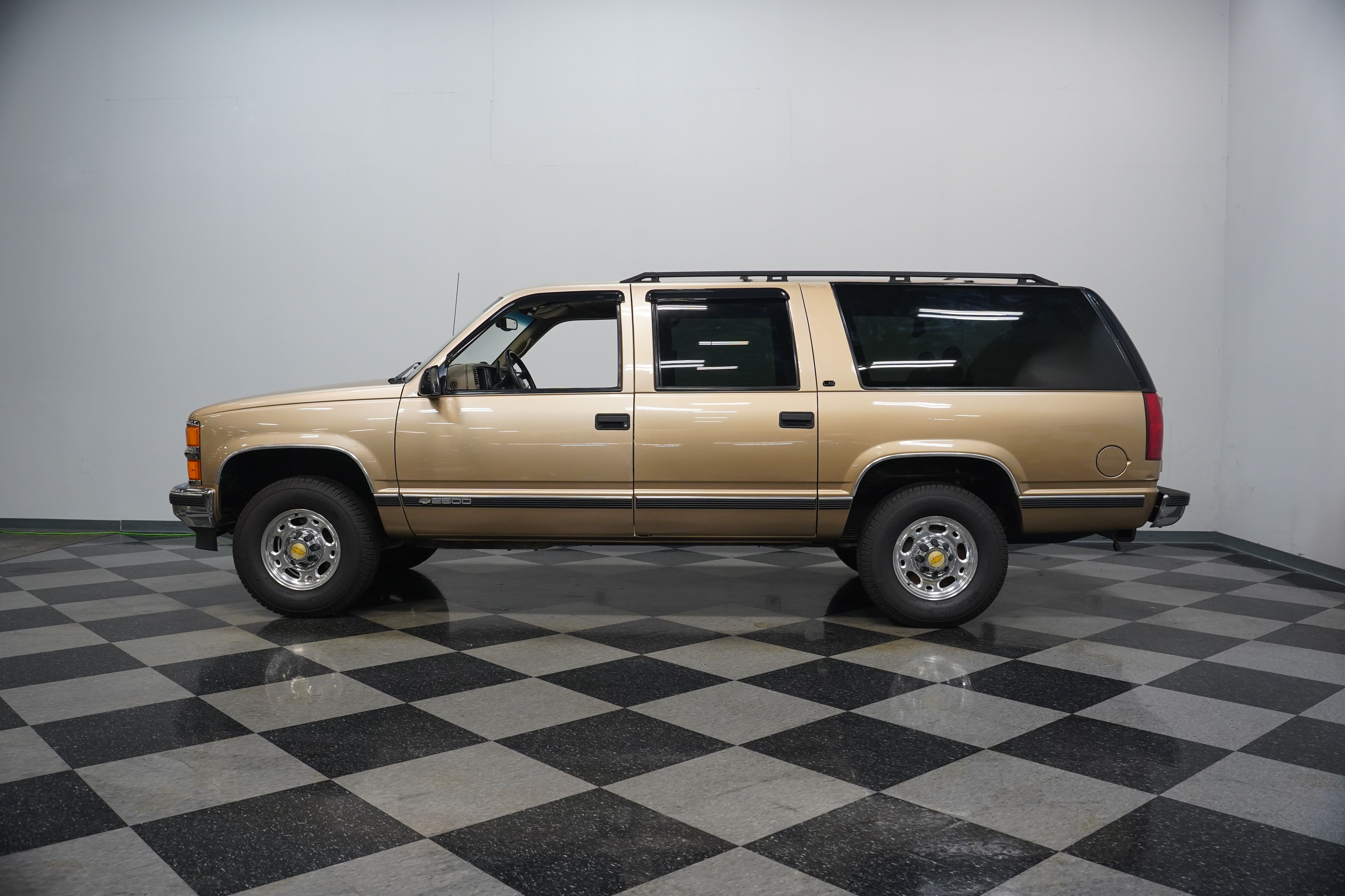 chevrolet suburban 1999 3GNGC26RXXG146300 image chevrolet suburban 1999 3GNGC26RXXG146300 image