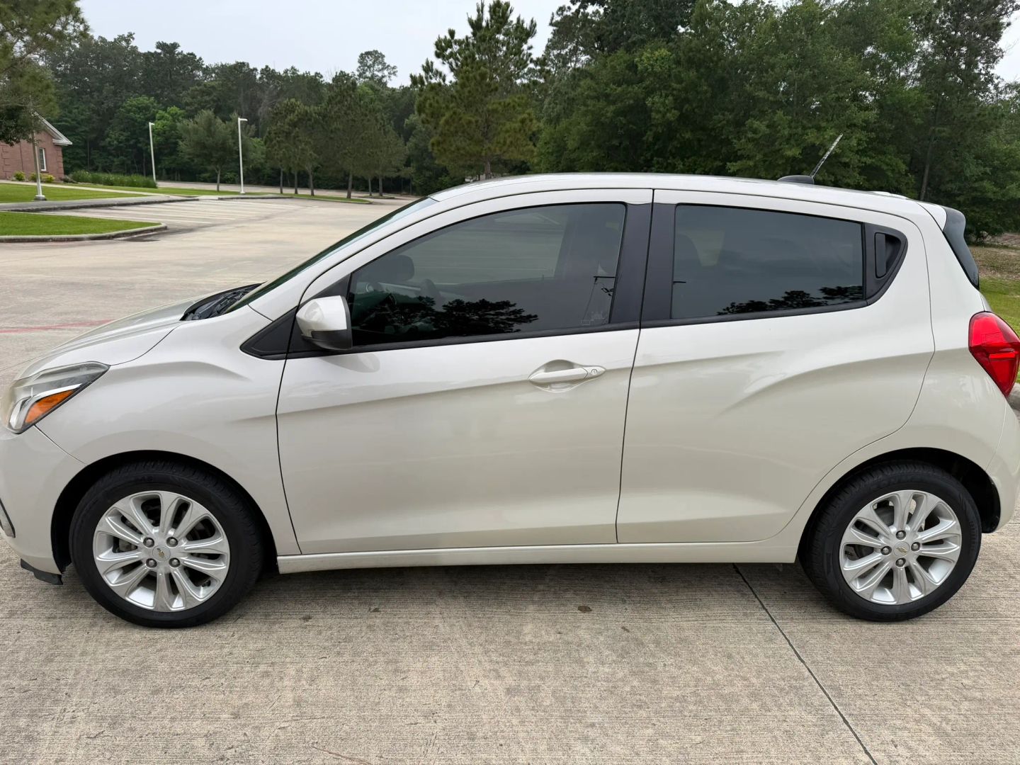 chevrolet spark 2017 KL8CD6SAXHC705191 image chevrolet spark 2017 KL8CD6SAXHC705191 image