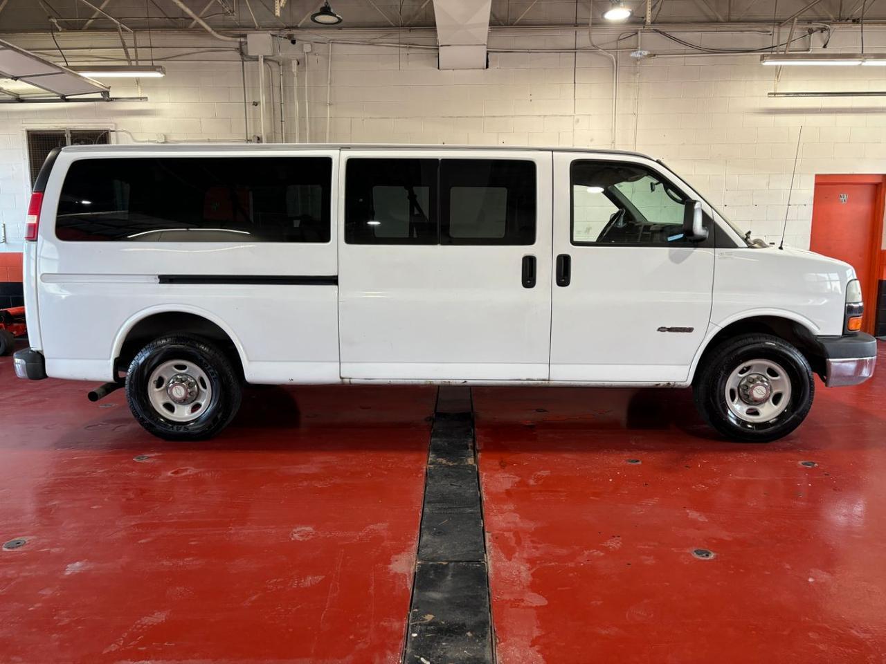 chevrolet express 2006 1GAHG39U161129754 image chevrolet express 2006 1GAHG39U161129754 image