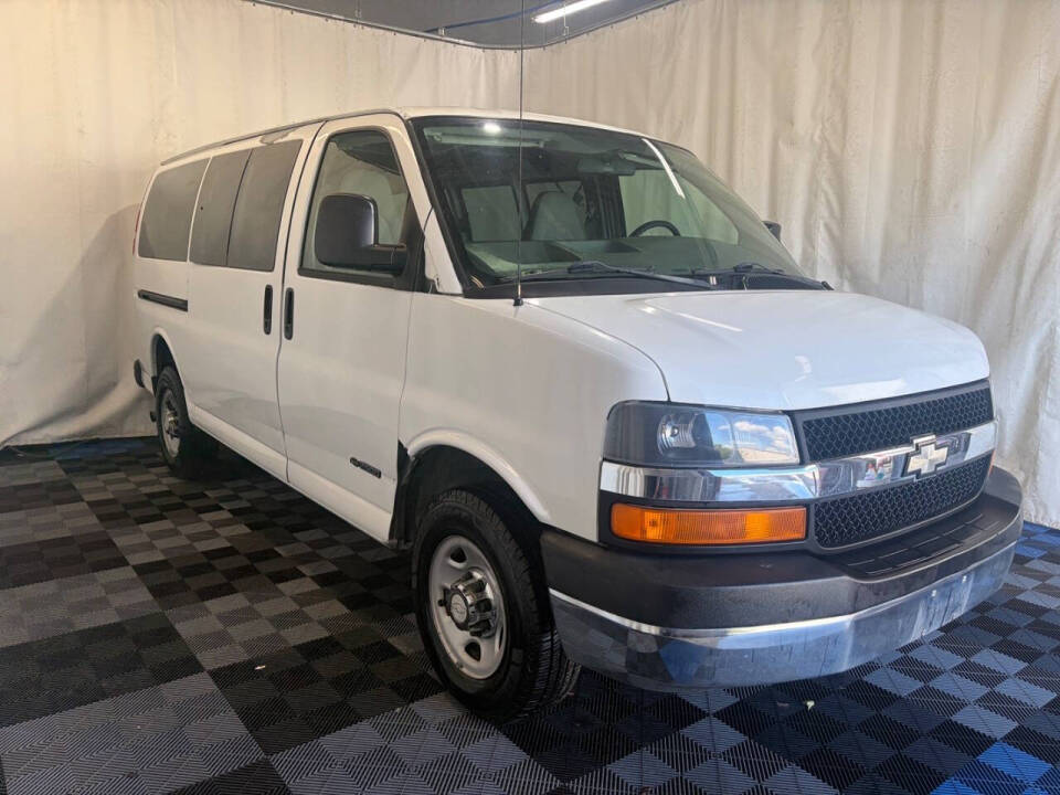 chevrolet express 2006 1GNGG25U561114684 image chevrolet express 2006 1GNGG25U561114684 image