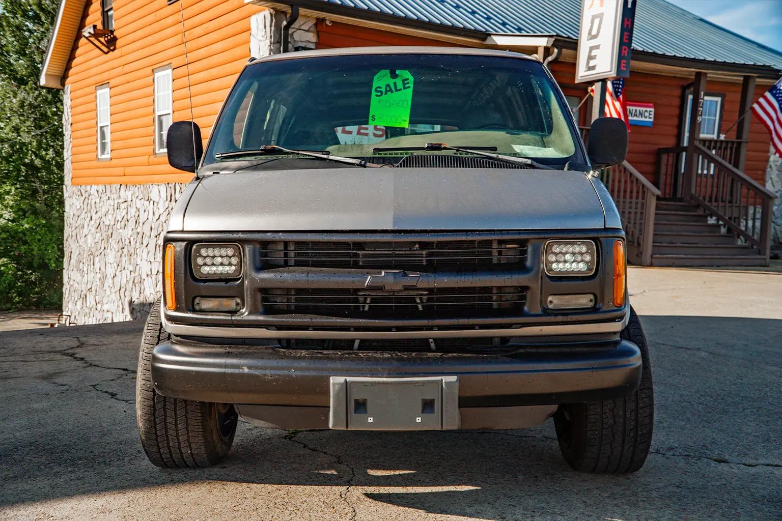 chevrolet express 2002 1GCHG35R521182119 image chevrolet express 2002 1GCHG35R521182119 image