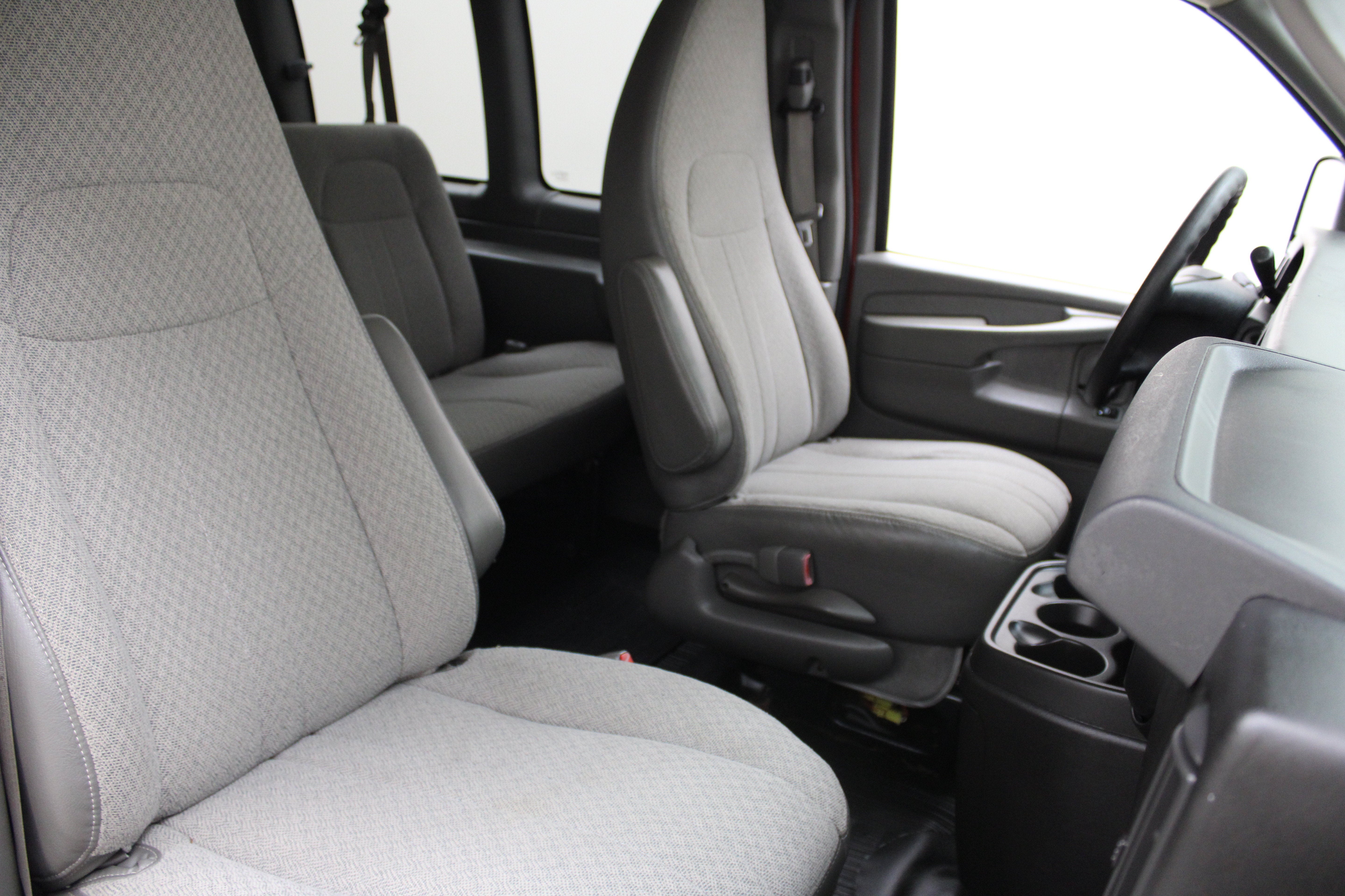 chevrolet express 2011 1GNSGCF48B1106751 image chevrolet express 2011 1GNSGCF48B1106751 image