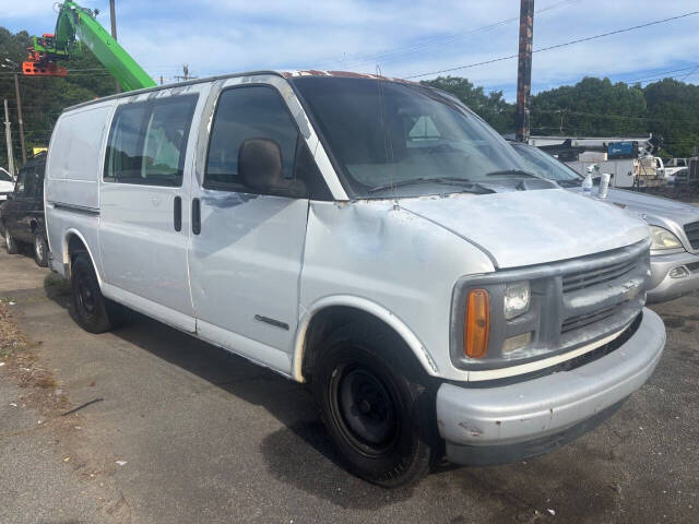 chevrolet express 2000 1GCFG25R1Y1139892 image chevrolet express 2000 1GCFG25R1Y1139892 image