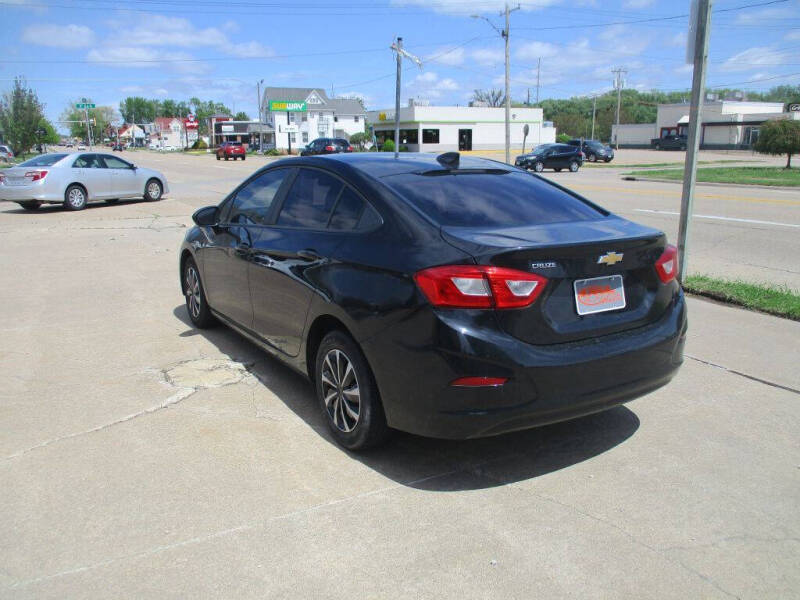 chevrolet cruze 2018 1G1BC5SM1J7203851 image chevrolet cruze 2018 1G1BC5SM1J7203851 image