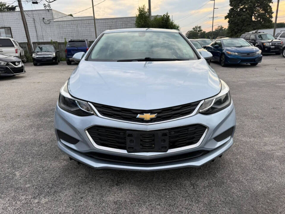 chevrolet cruze 2018 1G1BE5SM0J7105002 image chevrolet cruze 2018 1G1BE5SM0J7105002 image