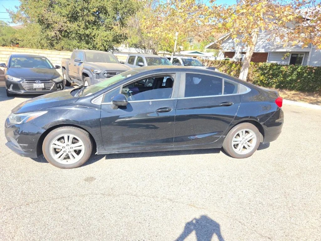 chevrolet cruze 2017 1G1BE5SM2H7209520 image chevrolet cruze 2017 1G1BE5SM2H7209520 image