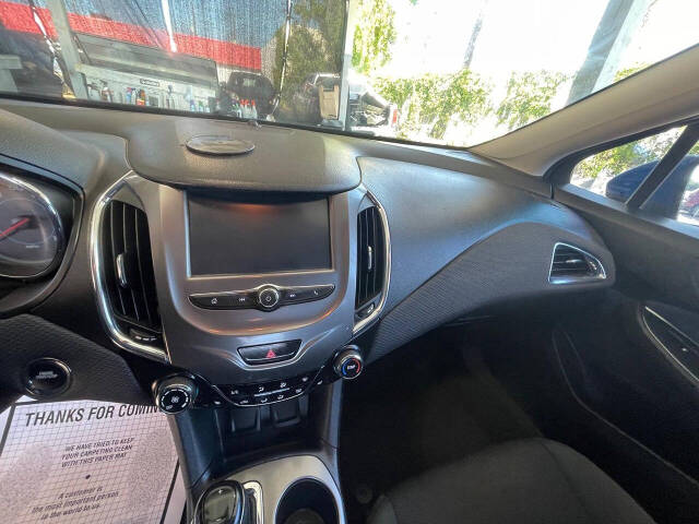 chevrolet cruze 2017 1G1BE5SM5H7161740 image chevrolet cruze 2017 1G1BE5SM5H7161740 image