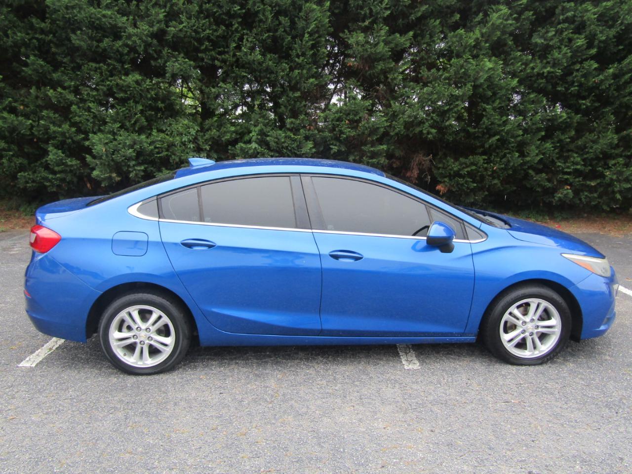 chevrolet cruze 2017 1G1BE5SM2H7128520 image chevrolet cruze 2017 1G1BE5SM2H7128520 image