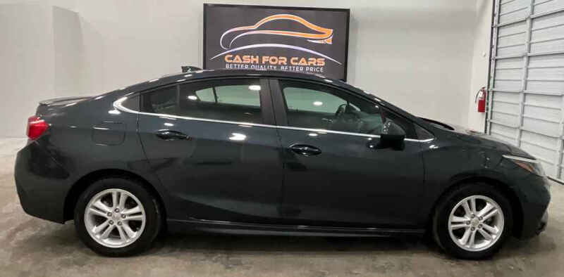 chevrolet cruze 2017 1G1BE5SM2H7134950 image chevrolet cruze 2017 1G1BE5SM2H7134950 image