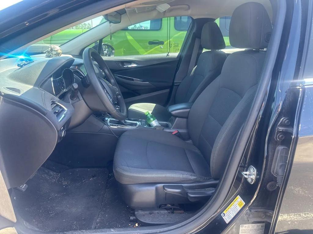 chevrolet cruze 2017 1G1BE5SM8H7138548 image chevrolet cruze 2017 1G1BE5SM8H7138548 image