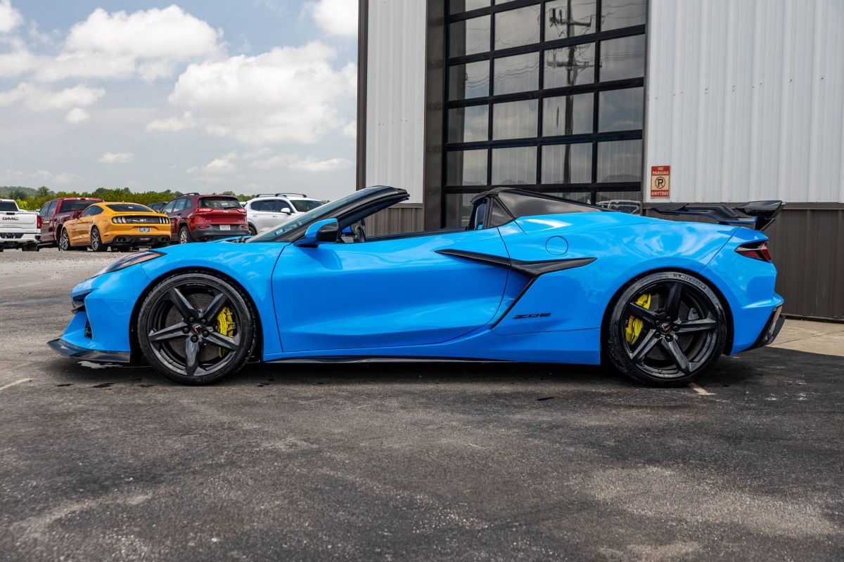 chevrolet corvette 2023 1G1YF3D39P5604711 image chevrolet corvette 2023 1G1YF3D39P5604711 image