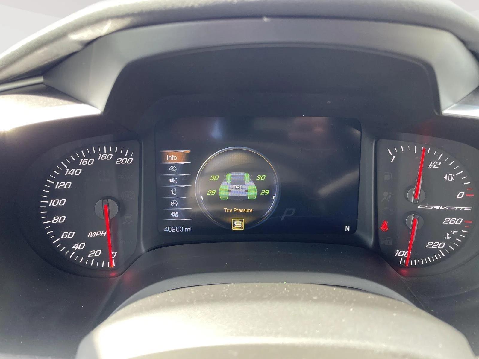 chevrolet corvette 2018 1G1YB2D71J5103280 image chevrolet corvette 2018 1G1YB2D71J5103280 image