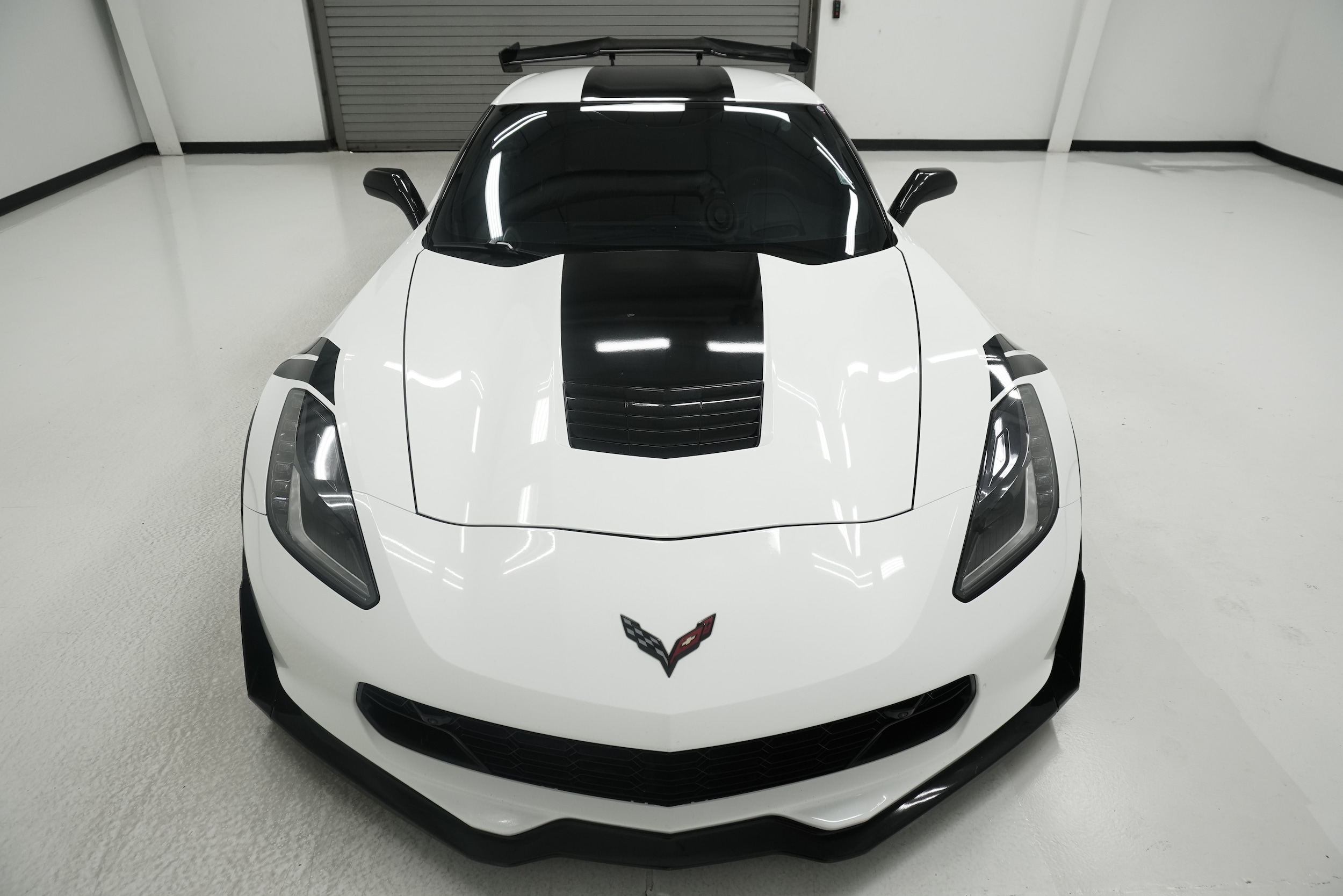 chevrolet corvette 2018 1G1YY2D78J5000047 image chevrolet corvette 2018 1G1YY2D78J5000047 image