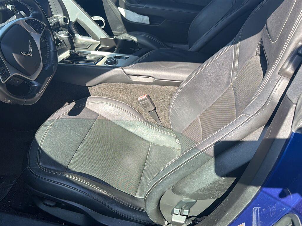 chevrolet corvette 2017 1G1YB2D78H5102301 image chevrolet corvette 2017 1G1YB2D78H5102301 image