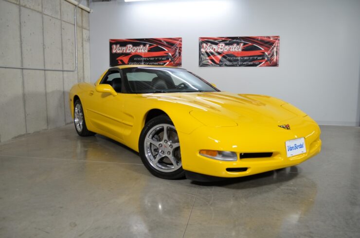 chevrolet corvette 2004 1G1YY22G145110767 image chevrolet corvette 2004 1G1YY22G145110767 image