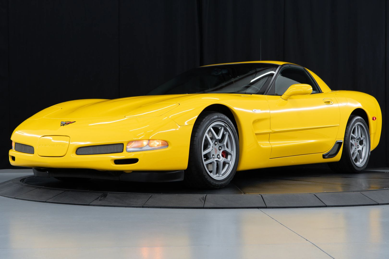 chevrolet corvette 2004 1G1YY12S245122005 image chevrolet corvette 2004 1G1YY12S245122005 image