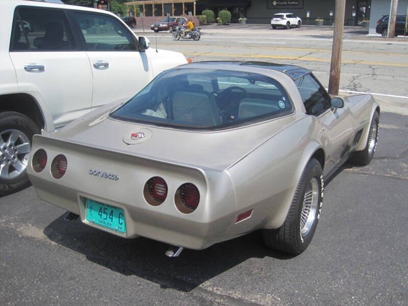 chevrolet corvette 1982 1G1AY0789C5111560 image chevrolet corvette 1982 1G1AY0789C5111560 image