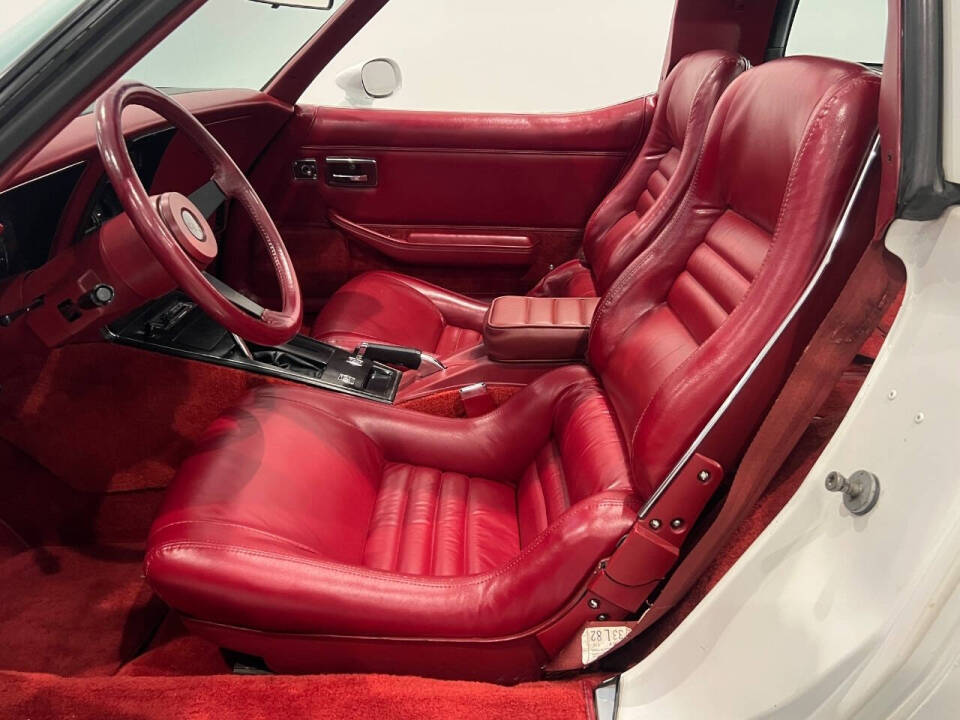 chevrolet corvette 1982 1G1AY8782C5121782 image chevrolet corvette 1982 1G1AY8782C5121782 image