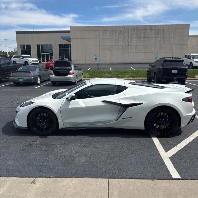 chevrolet corvette 2024 1G1YD2D35R5608919 image