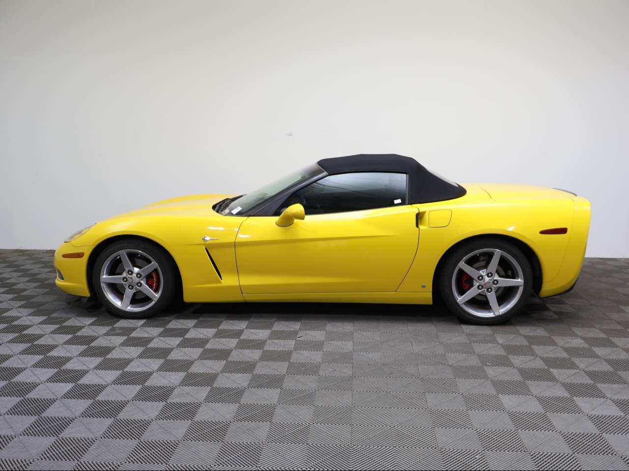 chevrolet corvette 2006 1G1YY36U165110356 image chevrolet corvette 2006 1G1YY36U165110356 image