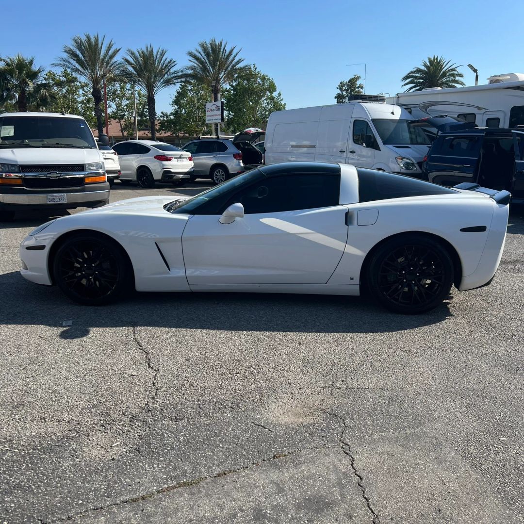 chevrolet corvette 2006 1G1YY26U865105973 image chevrolet corvette 2006 1G1YY26U865105973 image