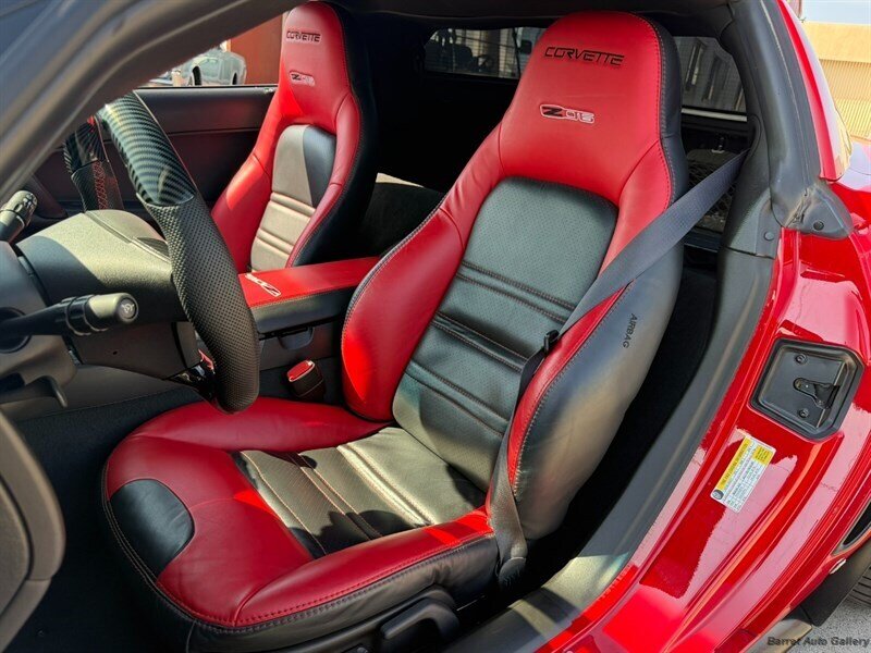 chevrolet corvette 2006 1G1YY26E665106337 image chevrolet corvette 2006 1G1YY26E665106337 image