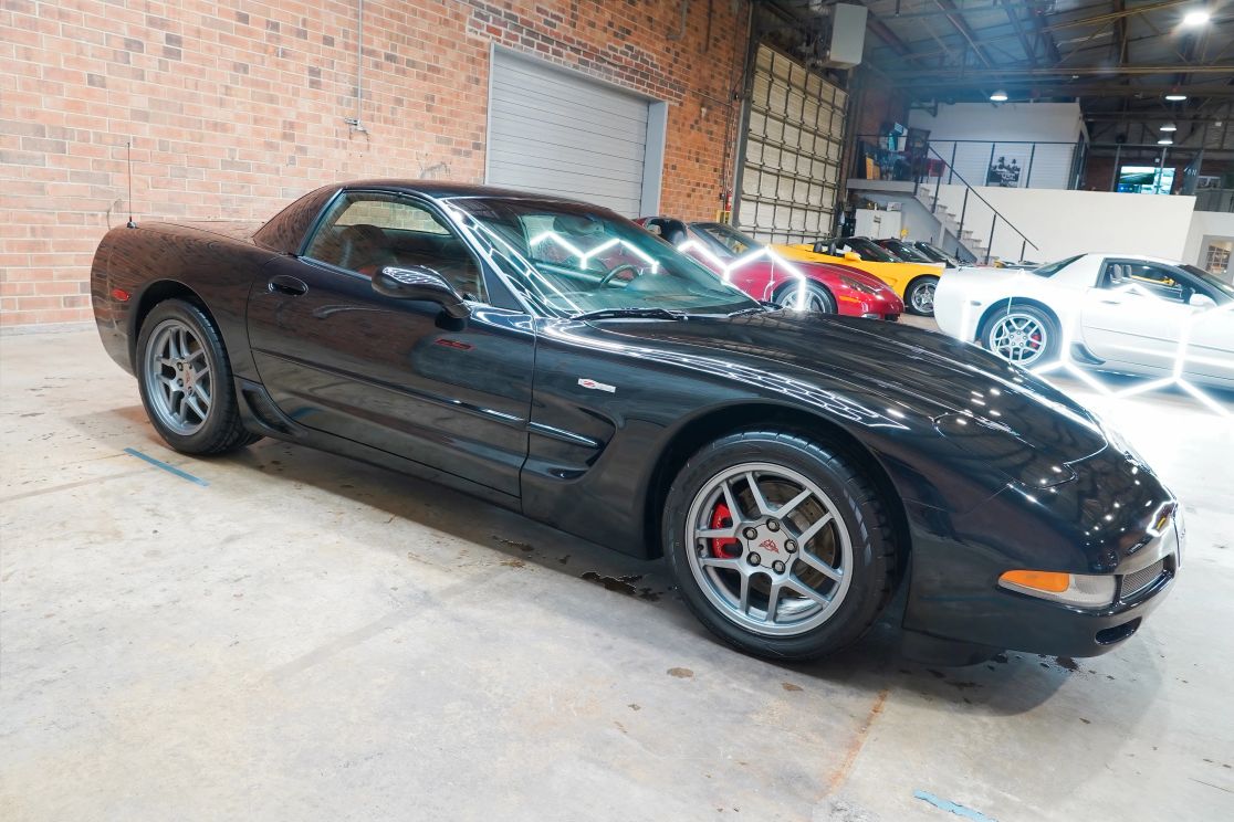 chevrolet corvette 2002 1G1YY12S025113946 image chevrolet corvette 2002 1G1YY12S025113946 image