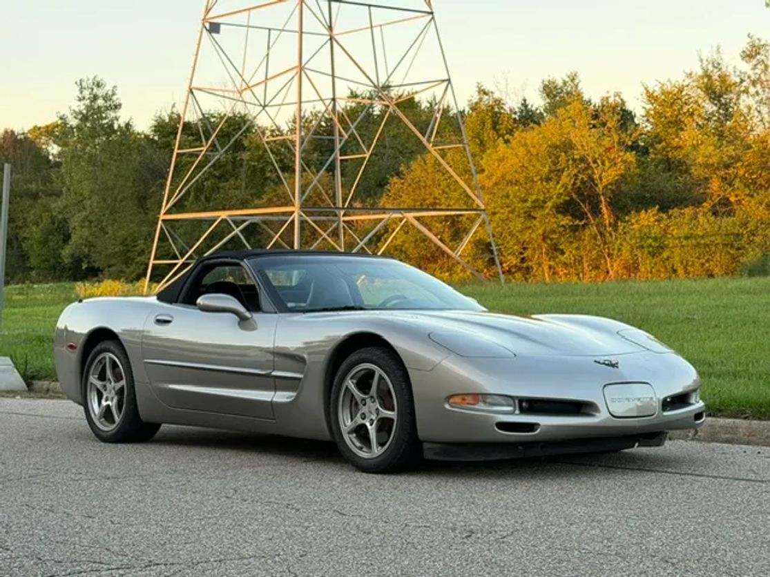 chevrolet corvette 2002 1G1YY32G825107982 image chevrolet corvette 2002 1G1YY32G825107982 image