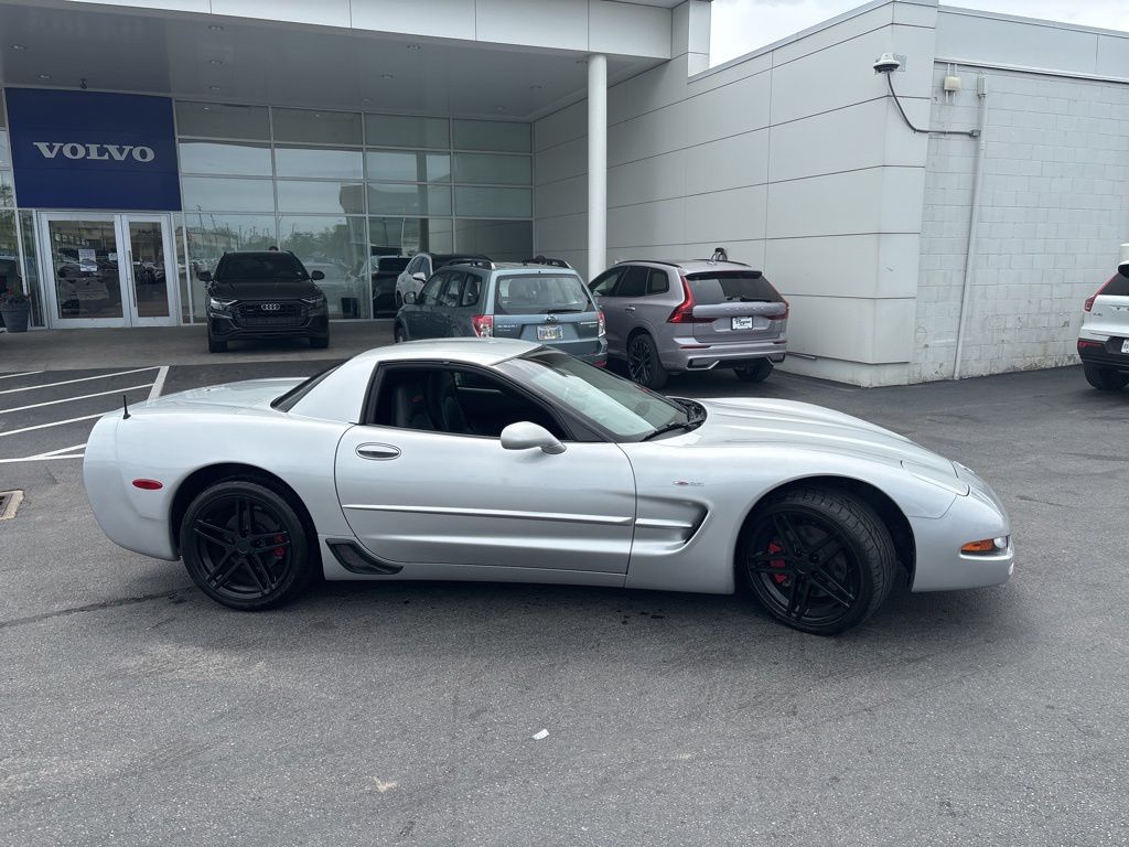 chevrolet corvette 2003 1G1YY12SX35109193 image chevrolet corvette 2003 1G1YY12SX35109193 image