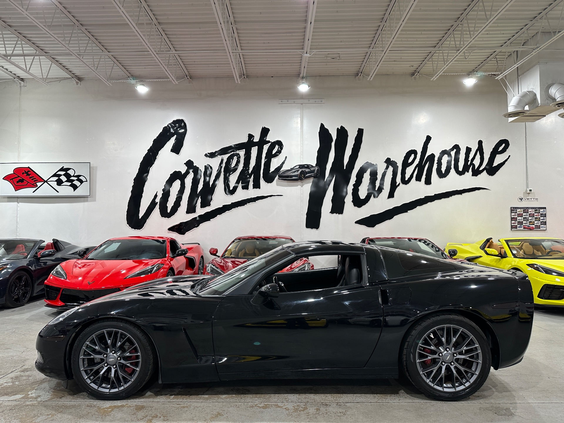 chevrolet corvette 2010 1G1YC2DW5A5102556 image chevrolet corvette 2010 1G1YC2DW5A5102556 image