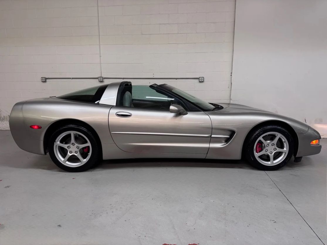 chevrolet corvette 2000 1G1YY22G5Y5110311 image chevrolet corvette 2000 1G1YY22G5Y5110311 image