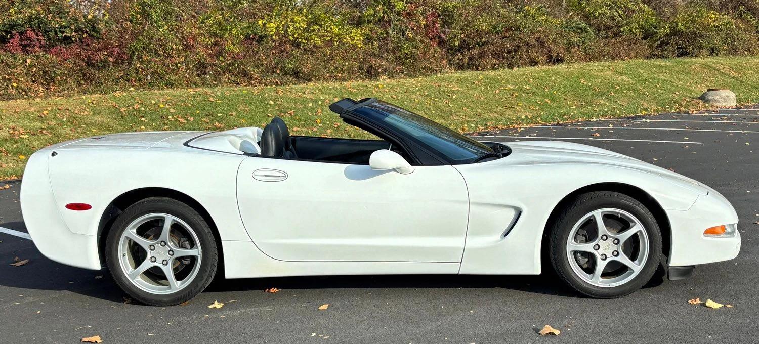 chevrolet corvette 2000 1G1YY32G0Y5127524 image chevrolet corvette 2000 1G1YY32G0Y5127524 image