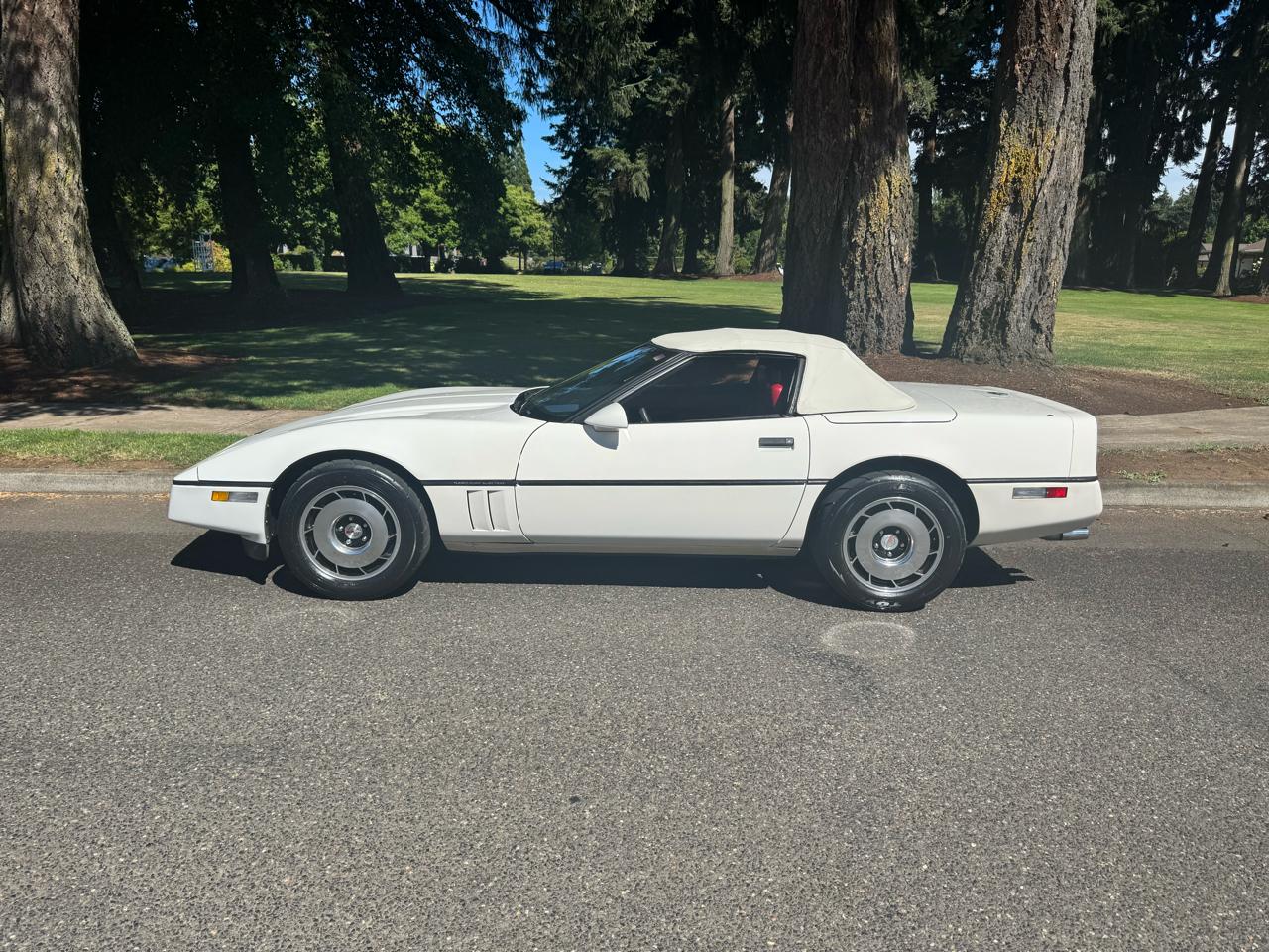 chevrolet corvette 1988 1G1YY3181J5119111 image chevrolet corvette 1988 1G1YY3181J5119111 image