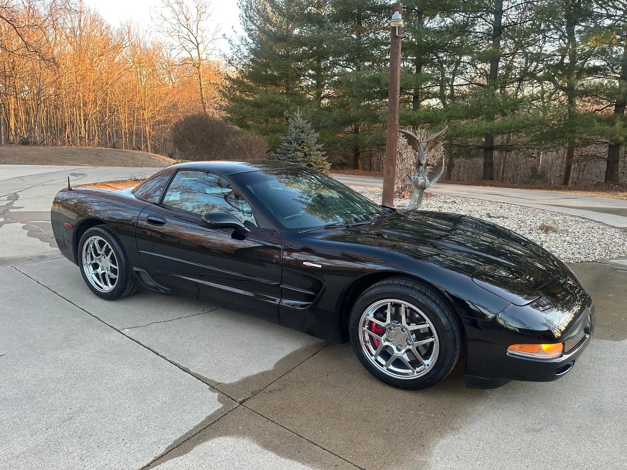 chevrolet corvette 2001 1G1YY12S115113291 image chevrolet corvette 2001 1G1YY12S115113291 image